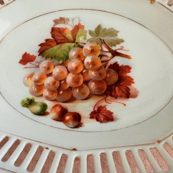Vintage Schumann Bavaria Reticulated Porcelain Dish‎ Grapes & Nuts Oval Germany - Picture 4 of 10